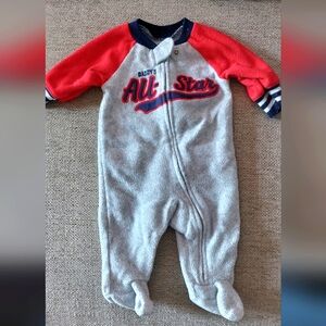 Carter's baby footies NB
